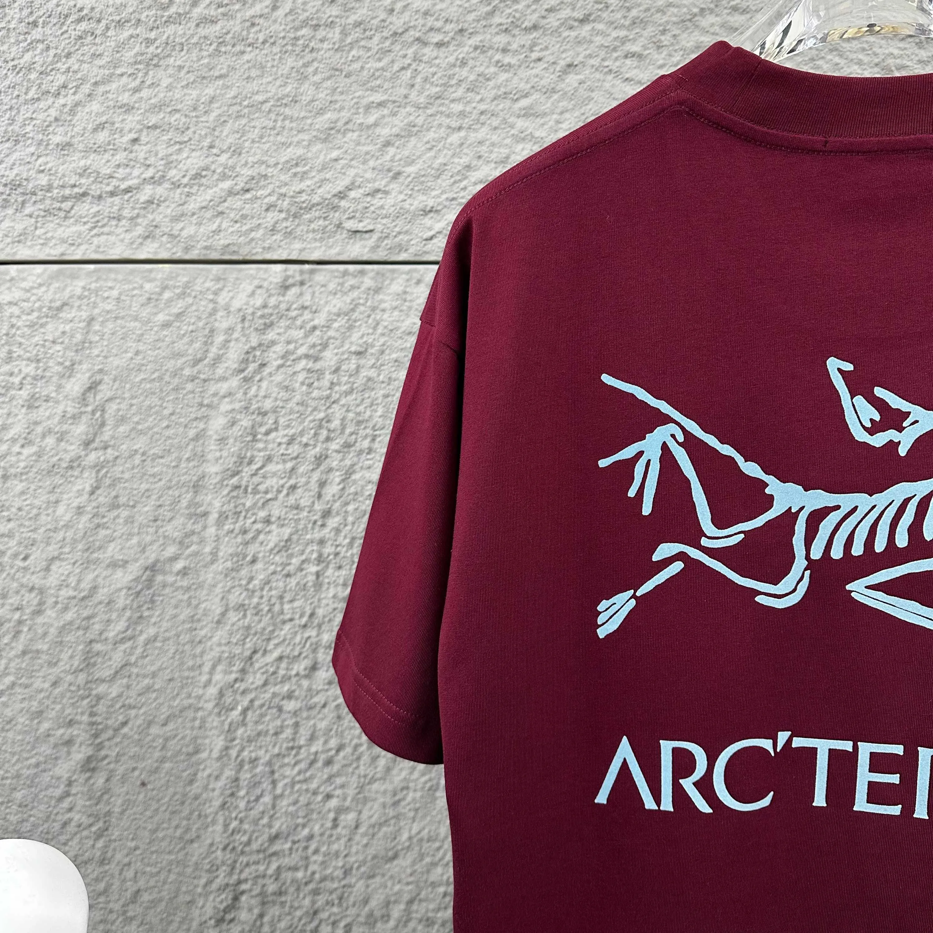 ARC'TERYX* * 2026 New Arrival Classic T Same Style ：Black White Red Size： S （90-130 ） M （120-150 ） L （140-165 ） XL （160-195 ） XXL （195 ）